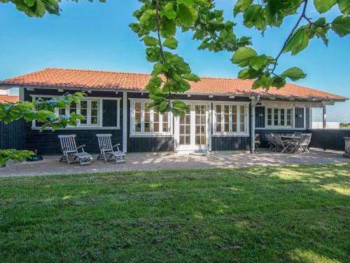 8 person holiday home in Aabenraa-By Traum
