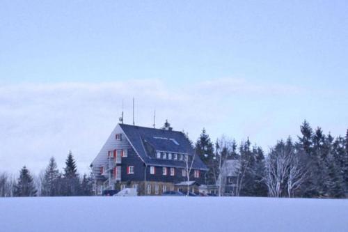 Berghaus Falkenhorst, Altenberg