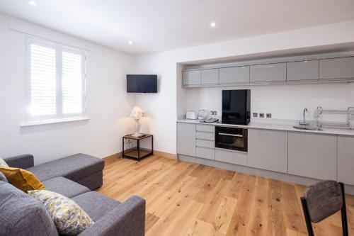 Three Tuns Apartments - Hazel - Aldeburgh Coastal Cottages - image 2