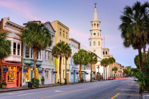 Southern Sophistication at Hickory in Ladson, USA