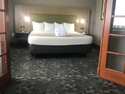 Country Inn & Suites By Radisson, Portland Delta Park, OR