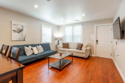 @ Marbella Lane 3BR Upper Level House in Downtown San Jose thumb 4