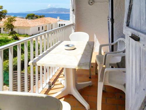 Appartement d'une chambre a Grosseto Prugna a 50 m de la plage avec vue sur la mer et jardin clos - Location saisonnière - Grosseto-Prugna