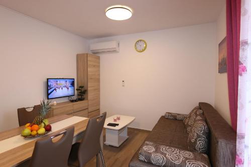 Apartments Mirjana - image 13