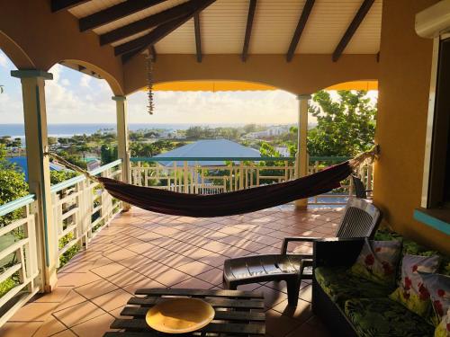 Appartement de 3 chambres a Saint Francois a 450 m de la plage avec vue sur la mer piscine partagee et jardin clos - Location saisonnière - Saint-François