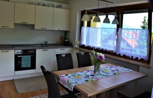 virtuve, Ferienwohnung Walgaublick in Frastanz