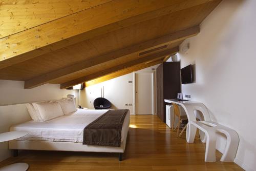 Quadruple Room - Disability Access image 2