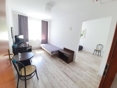 Triple Room image 2