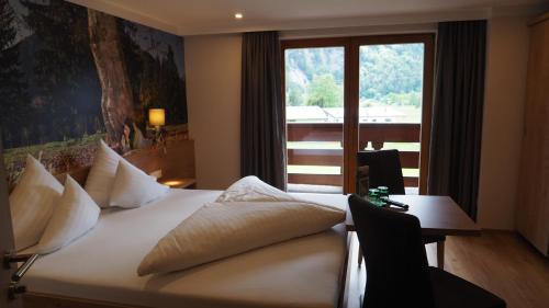 Comfort Double Room with Lake View 2