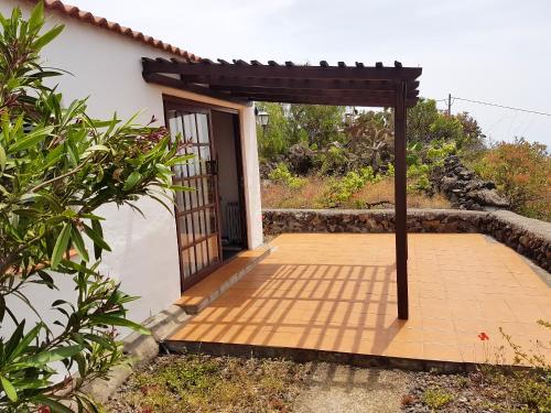  One bedroom house with sea view shared pool and garden at Los Llanos 9 km away from the beach, Pension in Los Llanos de Aridane