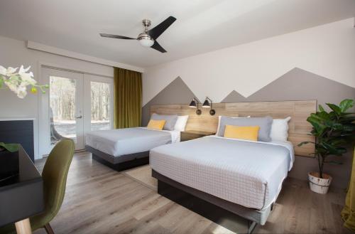 4411 Inn & Suites in Μπέντον Χάρμπορ(Μίσιγκαν)