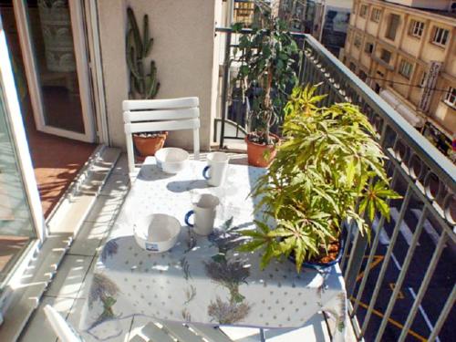 Appartement d'une chambre a Cannes a 300 m de la plage avec vue sur la ville balcon et wifi