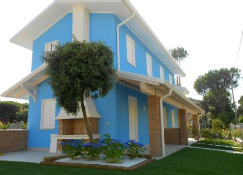 2 bedrooms, 5 beds