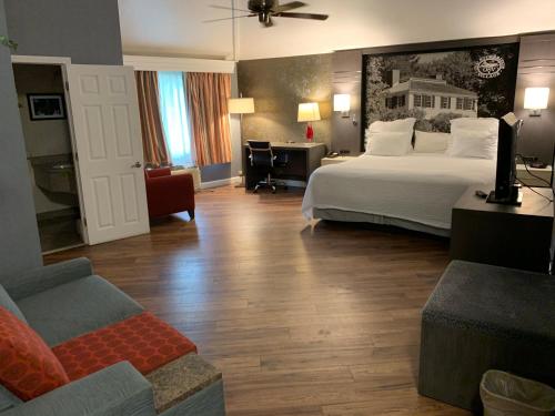 Super 8 by Wyndham Sturbridge Super 8 by Wyndham Sturbridge