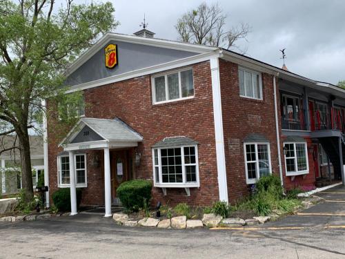 Super 8 by Wyndham Sturbridge Super 8 by Wyndham Sturbridge