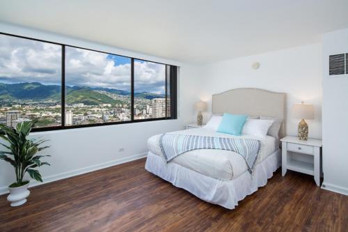 Waikiki Penthouse @ The Monarch Hotel secondary