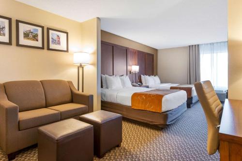 Suite with Two Queen Beds - Accessible/Non-Smoking