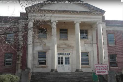 Renovated 1928 bungalow on a former asylum campus