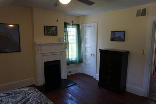 Renovated 1928 bungalow on a former asylum campus