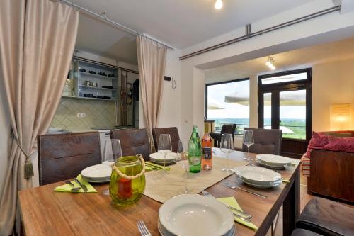 Iekārtas, Juras Country House, bazen, sauna ,hot tube,vrt in Jesenovec