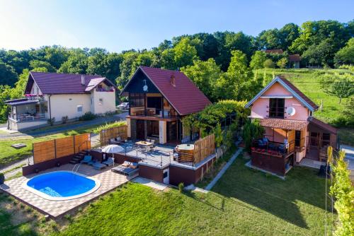 Viesnīcas āriene, Juras Country House, bazen, sauna ,hot tube,vrt in Jesenovec