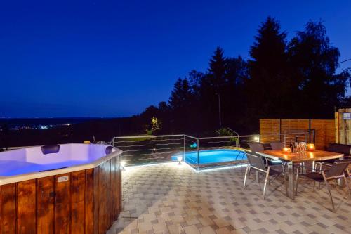 Juras Country House, bazen, sauna ,hot tube,vrt