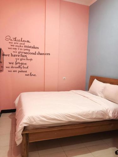 Deluxe Double Room (2 Adults + 1 Child) image 2
