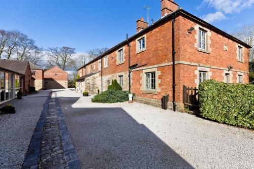 Knockerdown Cottages, Ashbourne (photo 3)