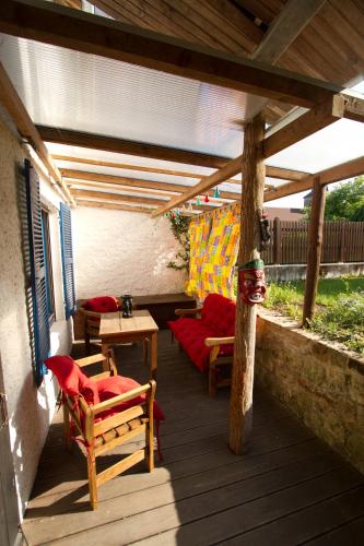 Au grain de Celles in ลุกเซย-เล-แบ็ง