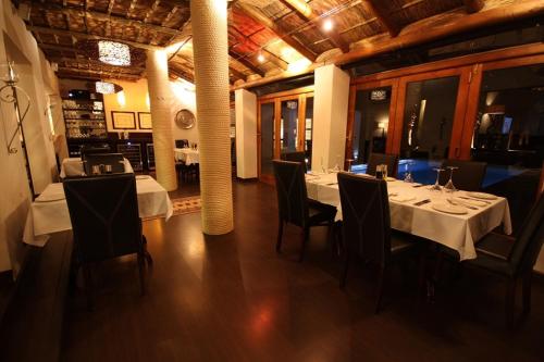 Ресторан, Dundi Lodge in Какамас