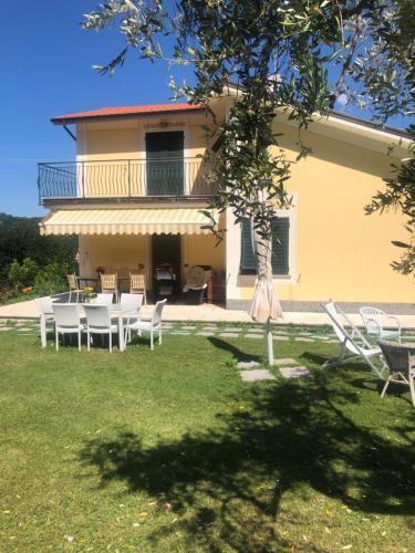 陽台/露台, La Casa Di Menny Maison de Campagne in 蒙格里亞