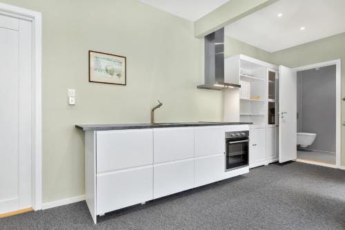 Central Studio Apartment Apt 202 3