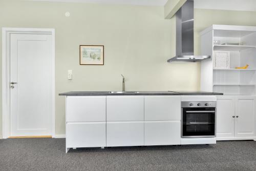 Central Studio Apartment Apt 202 4