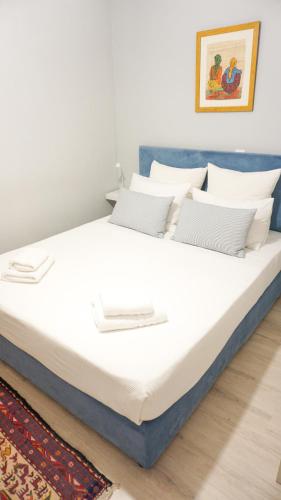 Athenian House in Plaka - 4 Bdrm Villa - 10 adults - image 12