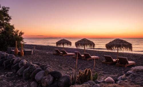 Beach Houses Santorini