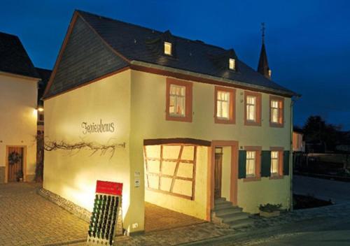 Altes Winzerhaus - Ferienhaus in Burgen, Deutschland
