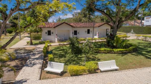Hotel Tavares Correia - 정원