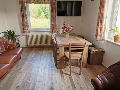 Shared lounge/TV area, U Waltera in Harrachov
