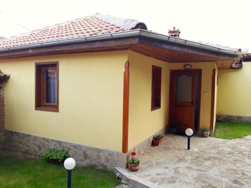Sarafova Guest House - image 6