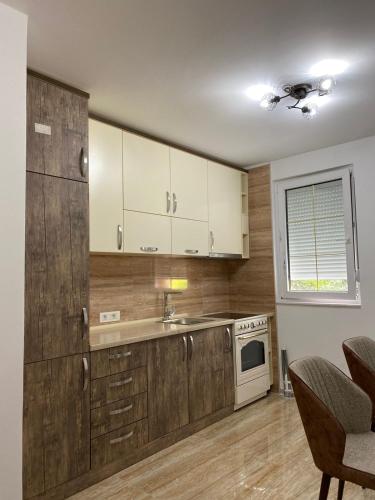 ห้องครัว, Apartman 02 in บเยลิซี