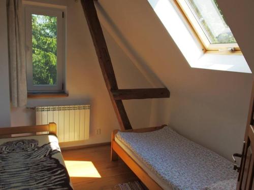 1 queen bed, 1 sofa bed