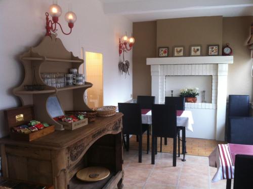 Logis Hotel Louise de Savoie - 식음료(F&B)