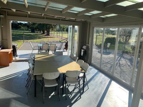 Balcony/terrace, Spires Barn Lodge in Yaldhurst