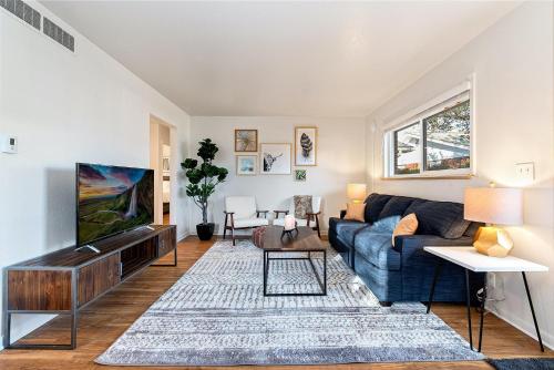 Hidden Gem Near Old Town - Grill & Cruiser Bikes!