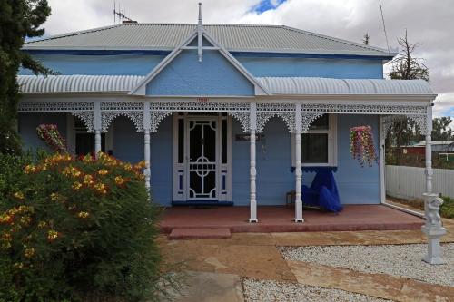 Entrance, Ella's Place in Broken Hill