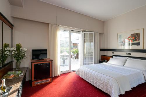 Victory Inn - image 9