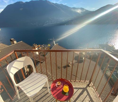 Terrazzo/balcone, Via Castello, Lake Como, Brienno in Brienno