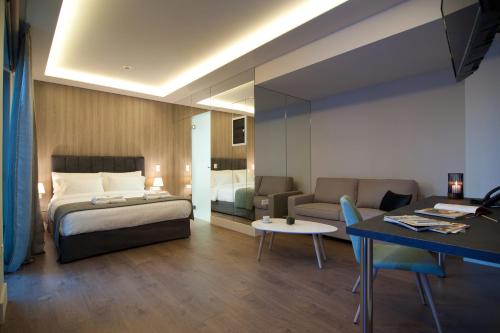 Superior Double Room image 7