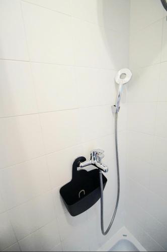 One-Bedroom Apartment image 10