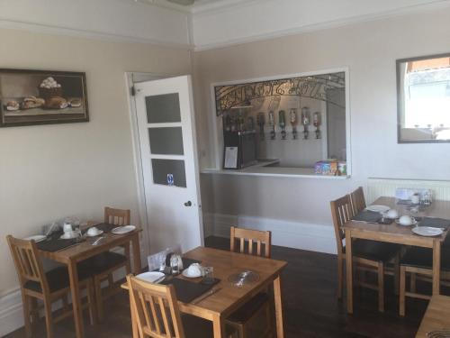 Bar/Lounge, Beaumont House in Great Yarmouth